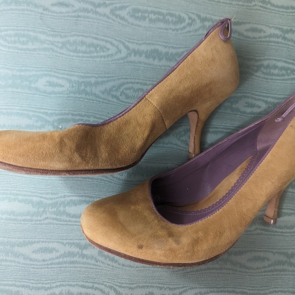 United Colors of Benetton Tan Suede Kitten Heel Pumps - Picture 3 of 5